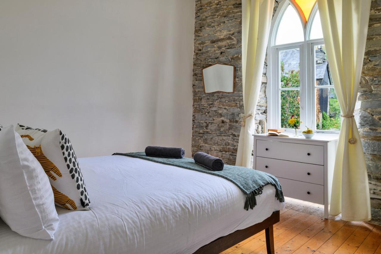 Finest Retreats - Luxury Converted Chapel With Hot Tub & Games Room Dinas Mawddwy Exterior foto