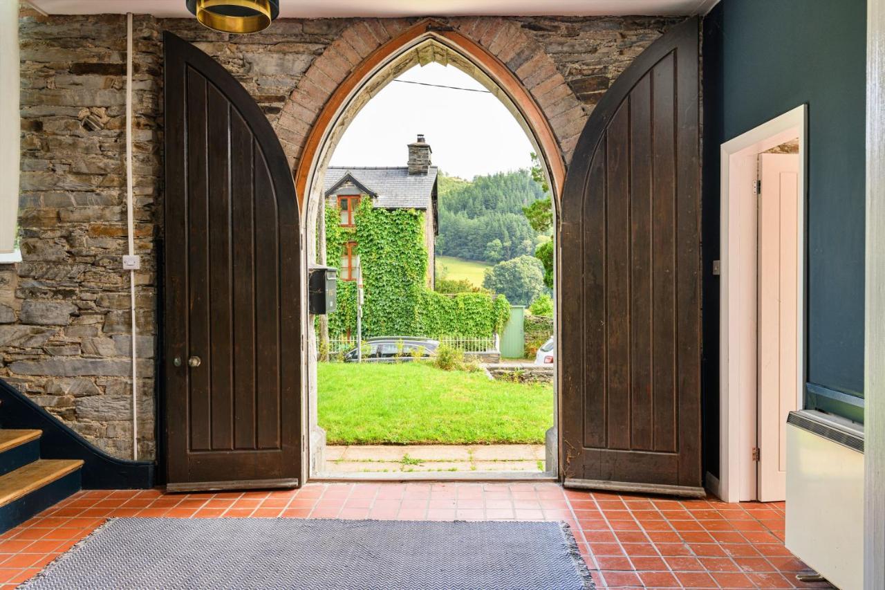 Finest Retreats - Luxury Converted Chapel With Hot Tub & Games Room Dinas Mawddwy Exterior foto